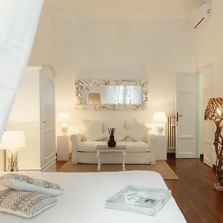 Charme Luxury Flat Campo Dei Fiori Apartamento *